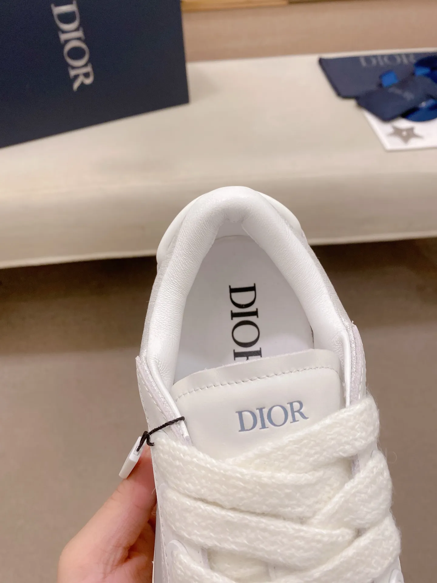 Factory price: 300 Men's shoes 💰[Dior·Dior] Top 🔍Couple style 💏🔍New casual sports style couple shoes, new four-season design, perfect workmanship, lace-up lazy style to create cabinet quality, upper: imported first-layer cowhide, sheepskin lining is soft and comfortable, ultra-light TPU wear-resistant outsole, simple, versatile fashion men's shoes, excellent color code number 35--44